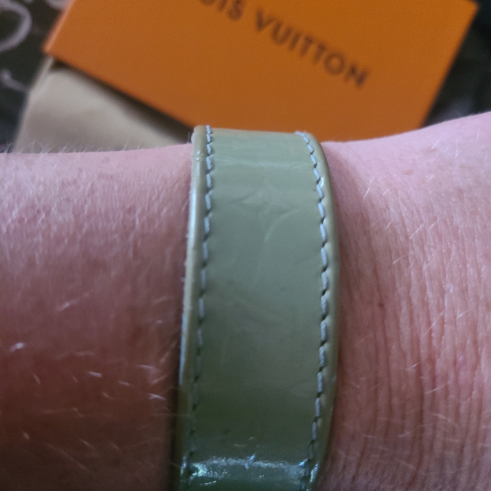 Louis vuitton vernis 3 snap Bracelet
